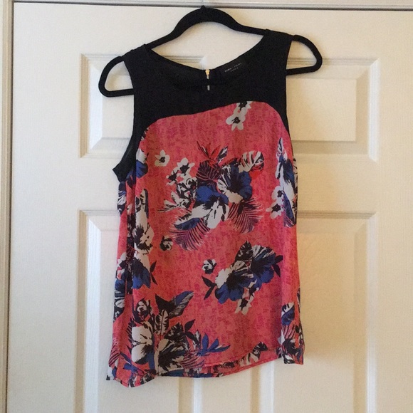 Top - Picture 1 of 2